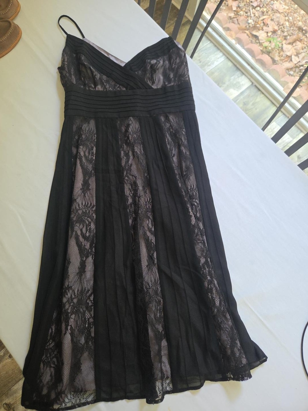 Ann Taylor LOFT Black Lace Pleated Cocktail Dress Size 6